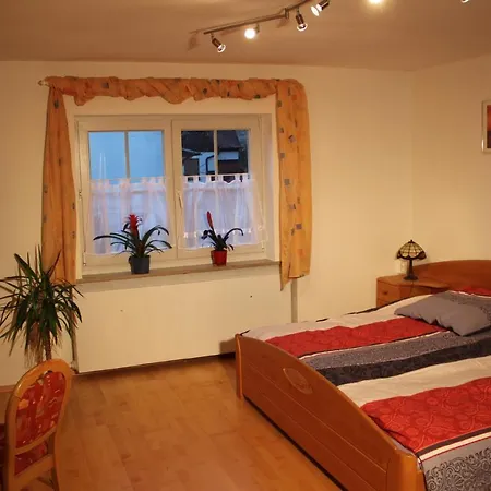 Mit 4 Schlafzimmer Fuer 2 Bis 9 Gaeste----apartment With 4 Bedrooms For 2 To 9 Guests Apartmán *