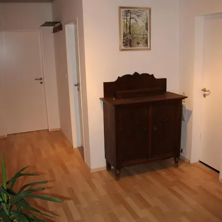 Apartmán Mit 4 Schlafzimmer Fuer 2 Bis 9 Gaeste----apartment With 4 Bedrooms For 2 To 9 Guests Norimberk