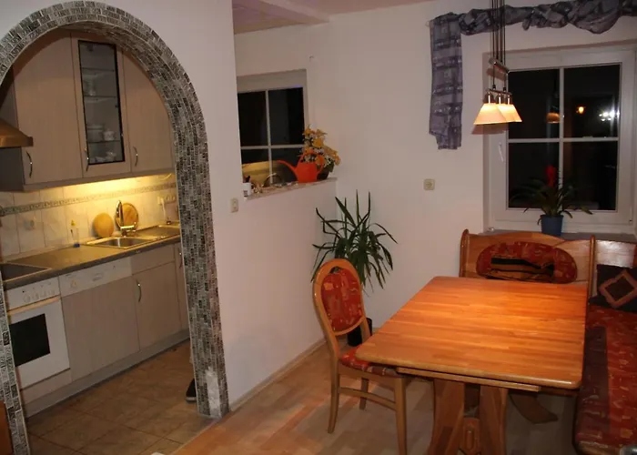Апартаменты Mit 4 Schlafzimmer Fuer 2 Bis 9 Gaeste----apartment With 4 Bedrooms For 2 To 9 Guests Нюрнберг